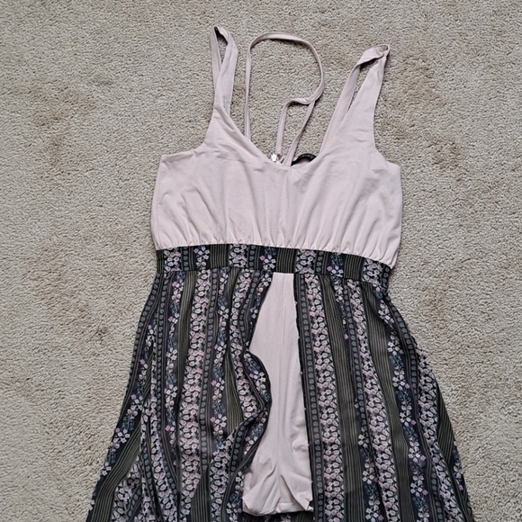 Pre-loved Love First Sight Floral Beige Jumpsuit - Picture 4 of 11